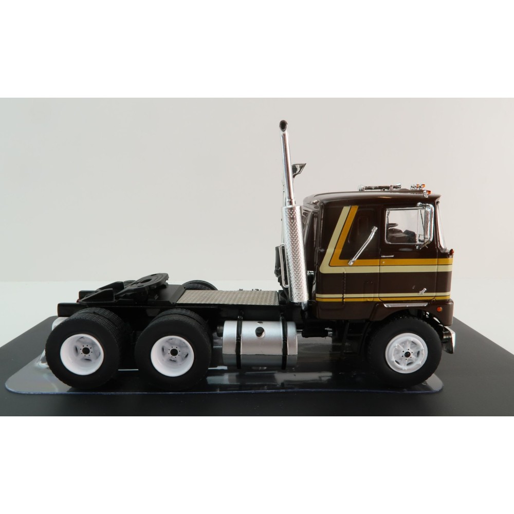 IXO TR191.22 - 1977 Mack F700 6x4 Prime Mover Brown - Scale 1:43