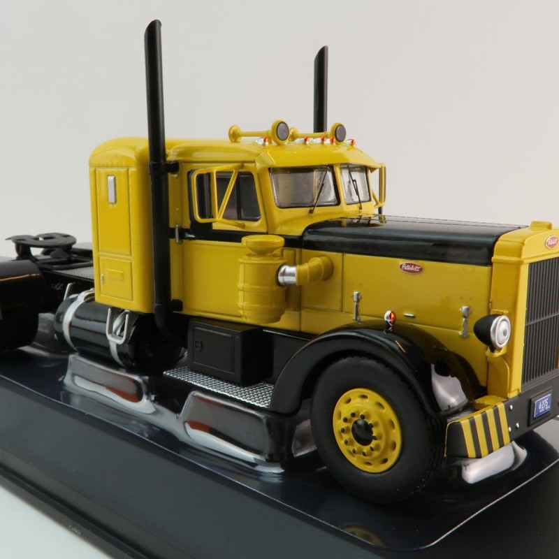 IXO TR192.22 - 1962 Peterbilt 350 6x4 Prime Mover Yellow / Black - Scale 1:43