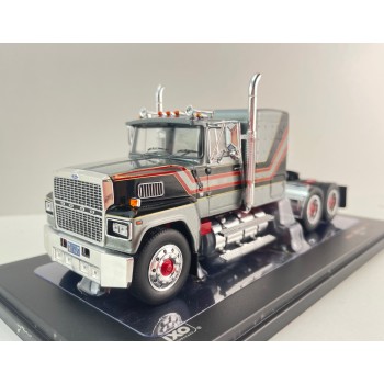 IXO TR222.22 - 1978 Ford LTL 9000 6x4 Truck Silver - Scale 1:43