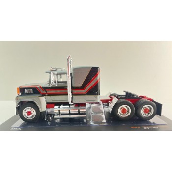 IXO TR222.22 - 1978 Ford LTL 9000 6x4 Truck Silver - Scale 1:43