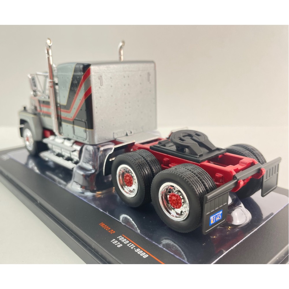 IXO TR222.22 - 1978 Ford LTL 9000 6x4 Truck Silver - Scale 1:43