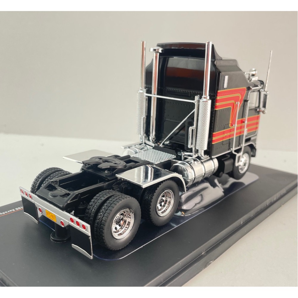 IXO TR229.22 - 1976 Kenworth K100 Aerodyne 6x4 Truck - Black Red - Scale 1:43