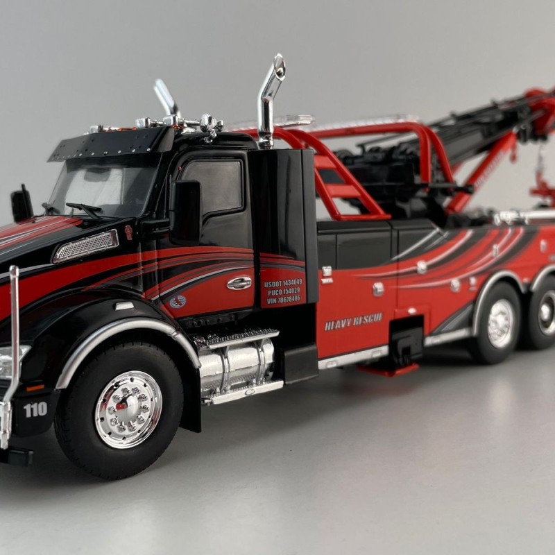 IXO TTR032.23 - 2018 Kenworth T880 Rotator Tow Truck Heavy Rescue Red / Black - Scale 1:43