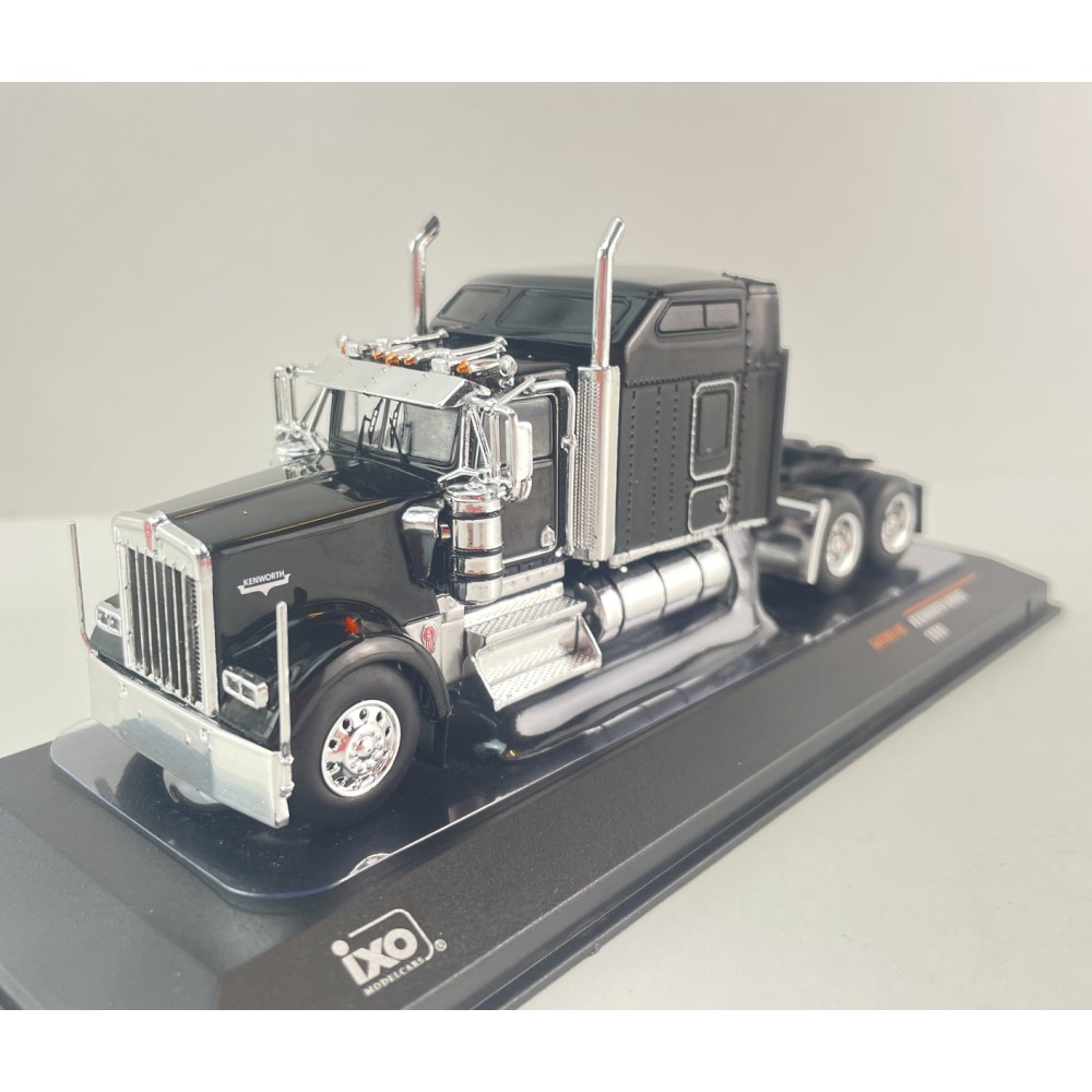 IXO U64TR014B - 1990 Kenworth W900 6x4 Truck Sleeper Cab Black - Scale 1:64