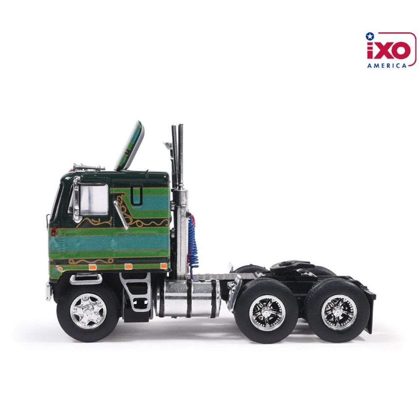 IXO U64TR016 - 1970 GMC Astro 95 6x4 Prime Mover Green Display Case - Scale 1:64