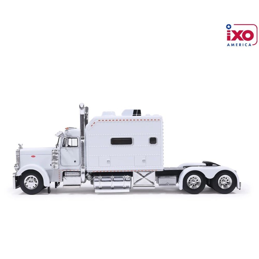 IXO U64TR017 - 2002 White Peterbilt Model 379 6x4 70" Sleeper Cab Truck - Scale 1:64