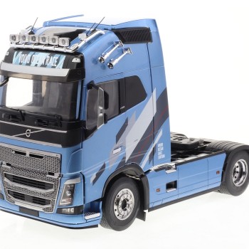 IXO - Volvo FH16 XL Cab Metallic Light Blue Premium ClassiXXs - Scale 1:18