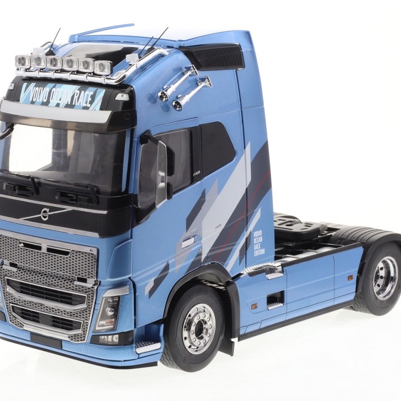 IXO - Volvo FH16 XL Cab Metallic Light Blue Premium ClassiXXs - Scale 1:18