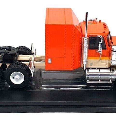 IXO TR129.22 - 1980 GMC General Truck - Orange Beige - Scale 1:43