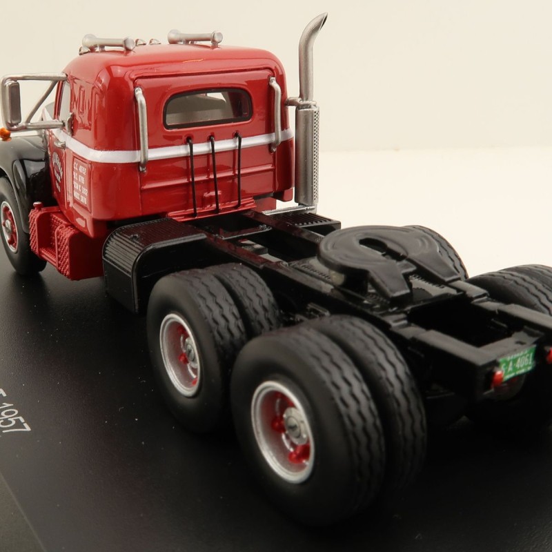 Neo 64061 - 1957 Mack B-61ST Red/Black with Sleeper Cab - Scale 1:64