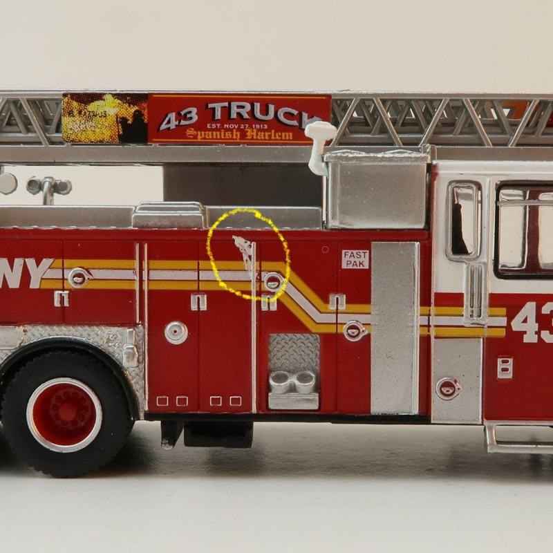 PCX87 - Ferrara Ultra Ladder 43 Fire Department New York Manhattan 2013 - Scale 1:87 !!! Second Paint issue !!!