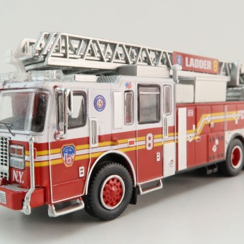 PCX87 - Ferrara Ultra Ladder 8 Fire Department New York Manhattan Tribaca - Scale 1:87 !!! Second Paint issue !!!