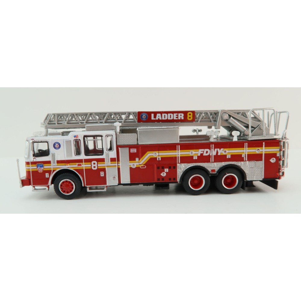 PCX87 - Ferrara Ultra Ladder 8 Fire Department New York Manhattan Tribaca - Scale 1:87 !!! Second Paint issue !!!