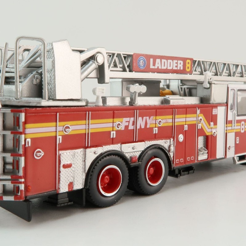 PCX87 - Ferrara Ultra Ladder 8 Fire Department New York Manhattan Tribaca - Scale 1:87 !!! Second Paint issue !!!