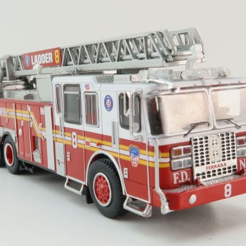 PCX87 - Ferrara Ultra Ladder 8 Fire Department New York Manhattan Tribaca - Scale 1:87 !!! Second Paint issue !!!