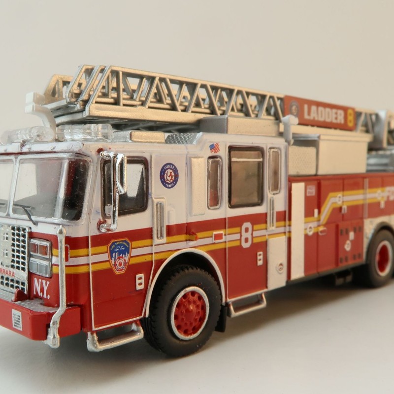 PCX87 - Ferrara Ultra Ladder 8 Fire Department New York Manhattan Tribaca - Scale 1:87 !!! Second Paint issue !!!