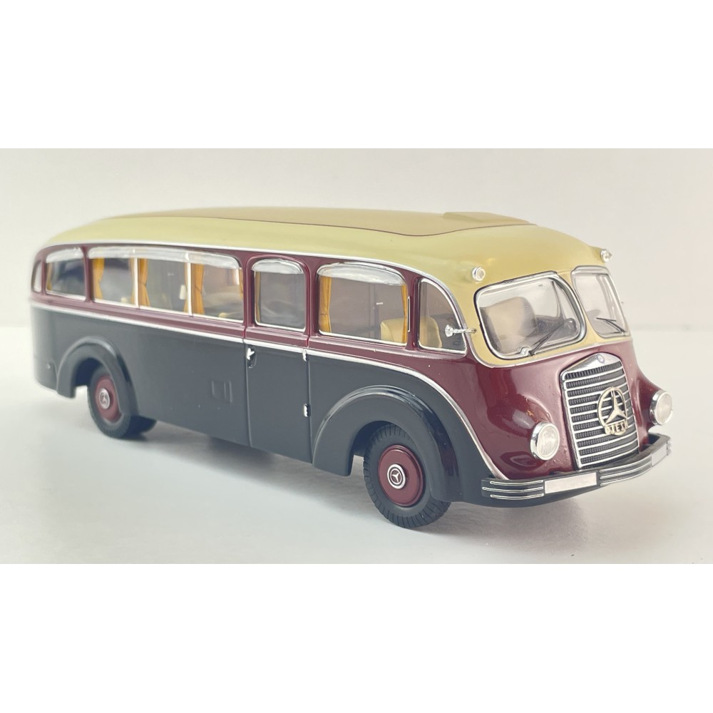 Premium ClassiXXs B66042537 - Mercedes-Benz LO 3500 Streamlined Bus Conference Coach 1936 - Scale 1:43