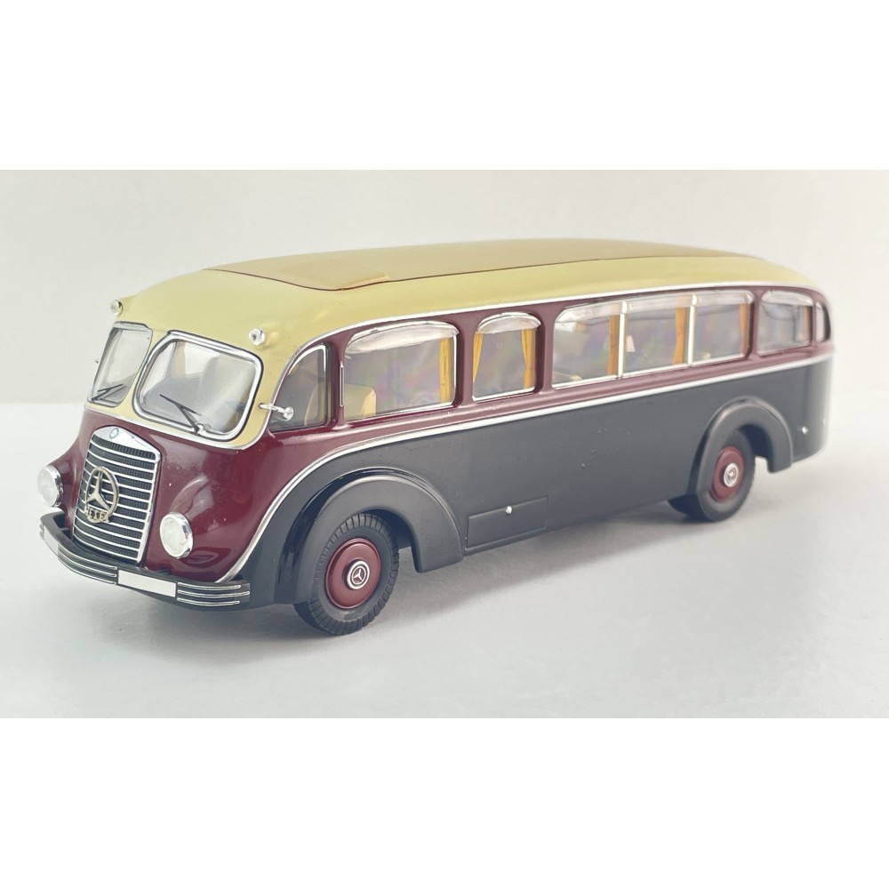 Premium ClassiXXs B66042537 - Mercedes-Benz LO 3500 Streamlined Bus Conference Coach 1936 - Scale 1:43