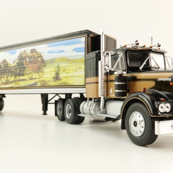 WERK83 W83431001 - Kenworth W925 6x4 Truck with Box Trailer Smokey and the Bandit - Scale 1:43