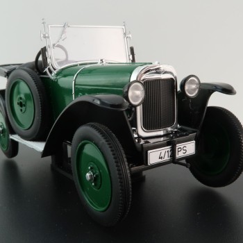WhiteBox - Opel 4/12 PS Green RHD 1924 - Laubfrosch - Scale 1:24