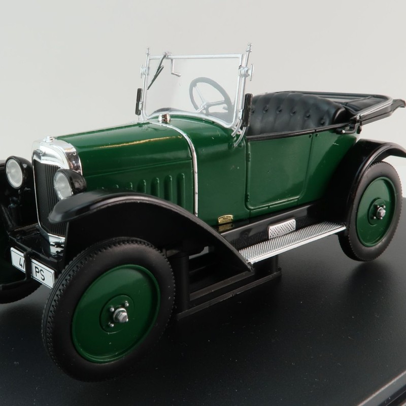 WhiteBox - Opel 4/12 PS Green RHD 1924 - Laubfrosch - Scale 1:24