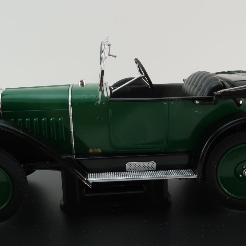 WhiteBox - Opel 4/12 PS Green RHD 1924 - Laubfrosch - Scale 1:24