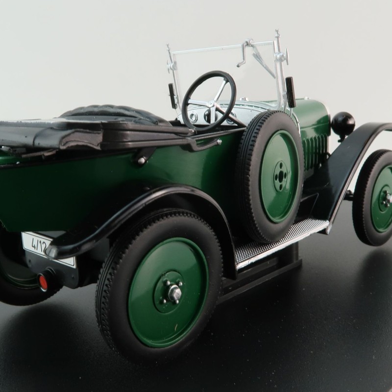 WhiteBox - Opel 4/12 PS Green RHD 1924 - Laubfrosch - Scale 1:24