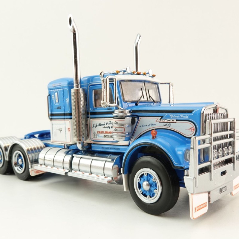 Iconic Replicas - Australian Kenworth W900 6x4 Low Bunk Truck JJ LEECH & SONS - Scale 1:50