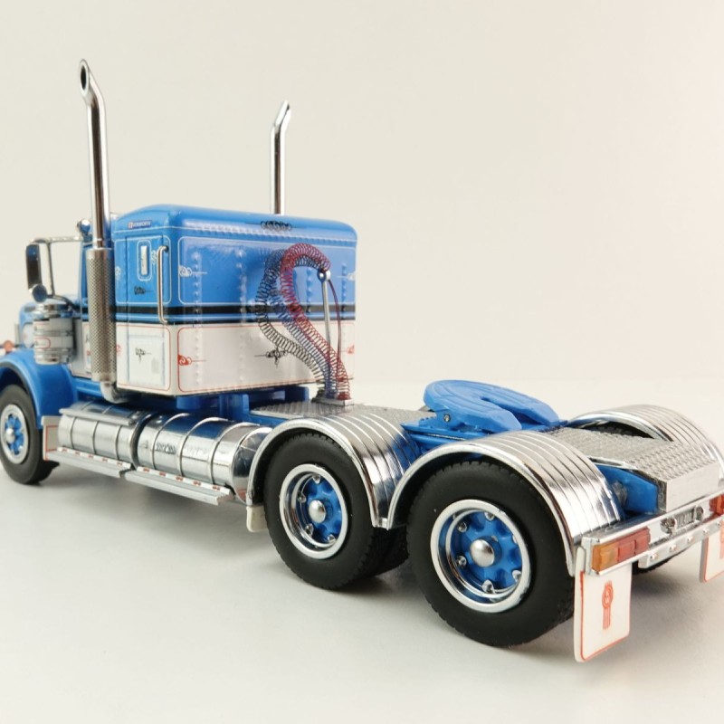 Iconic Replicas - Australian Kenworth W900 6x4 Low Bunk Truck JJ LEECH & SONS - Scale 1:50