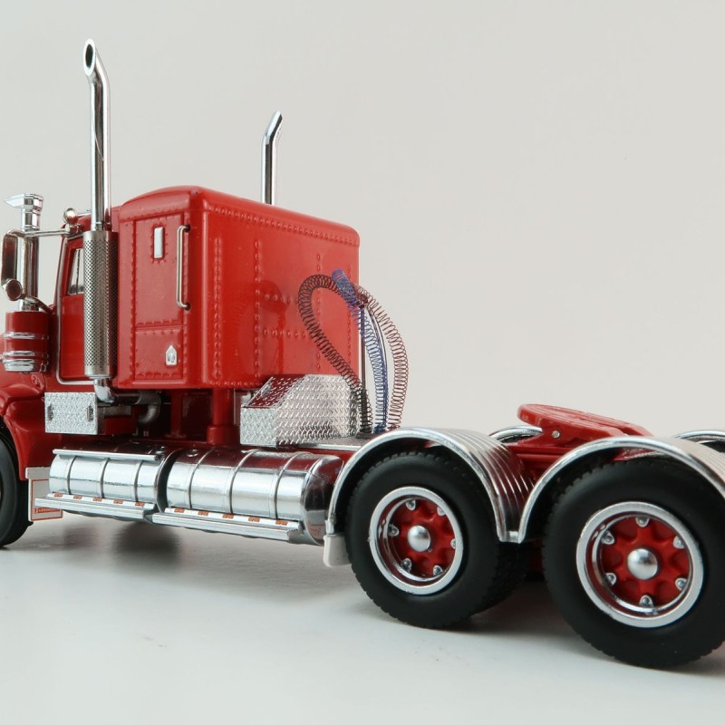 Iconic Replicas - Kenworth W900 SAR 6x4 Lowline Bunk Truck Red Spider - Scale 1:50
