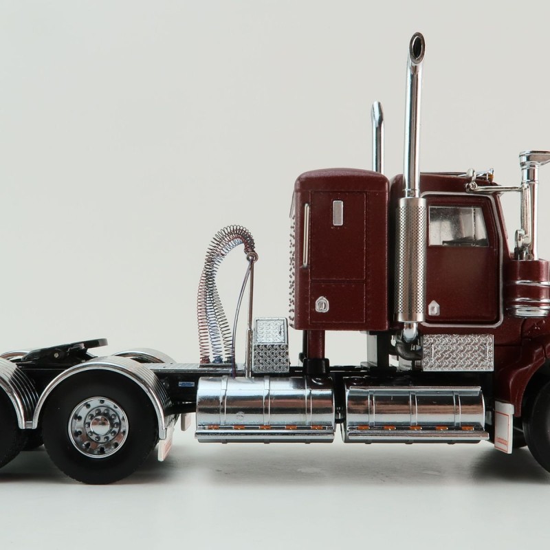 Iconic Replicas - Kenworth W900 SAR 6x4 Lowline Bunk Truck Vintage Burgundy  - Scale 1:50