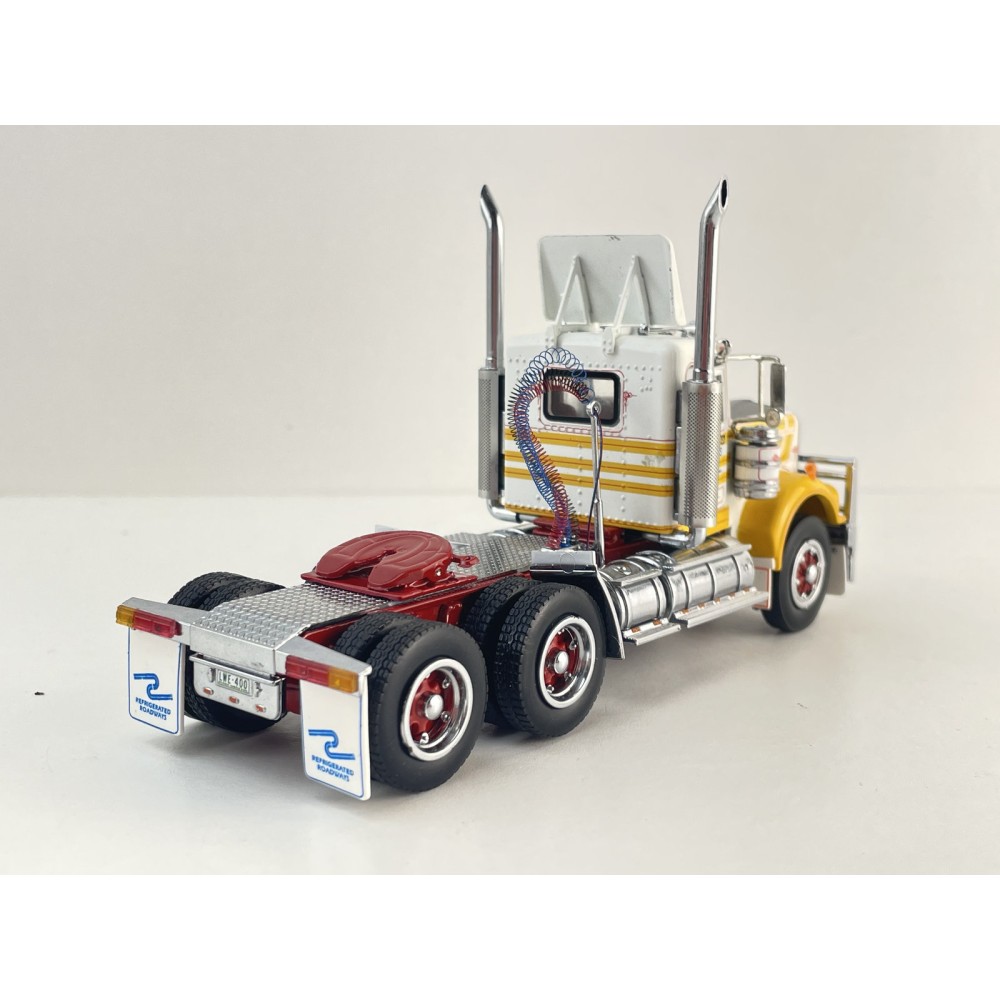 Iconic Replicas - Australian Kenworth W900 6x4 Day Cab Truck Refriderated Roadways - Scale 1:50