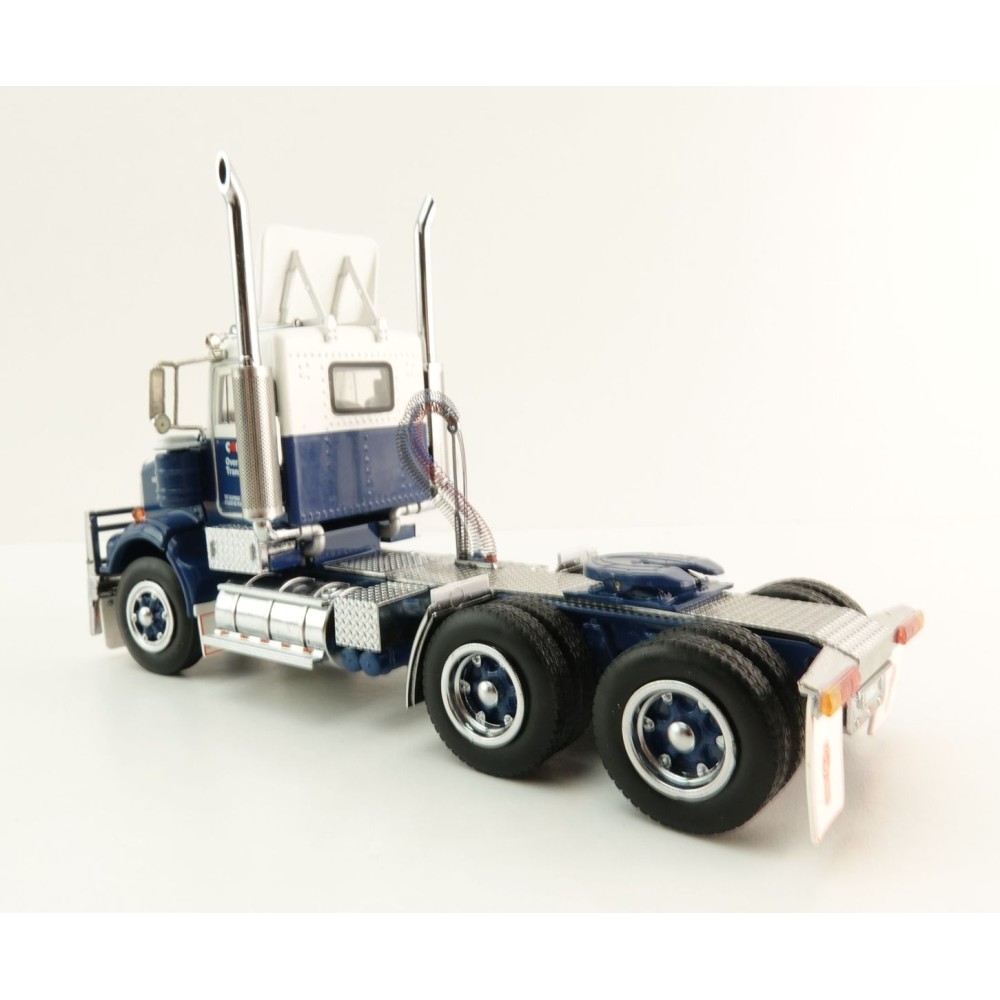 Iconic Replicas - Australian Kenworth W900 SAR 6x4 Day Cab Truck Comet Transport - Scale 1:50