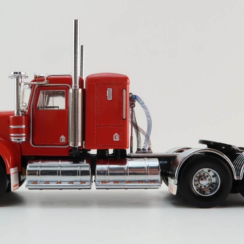 Iconic Replicas - Australian Kenworth W900 6x4 Lowline Bunk Truck Red Black - Scale 1:50