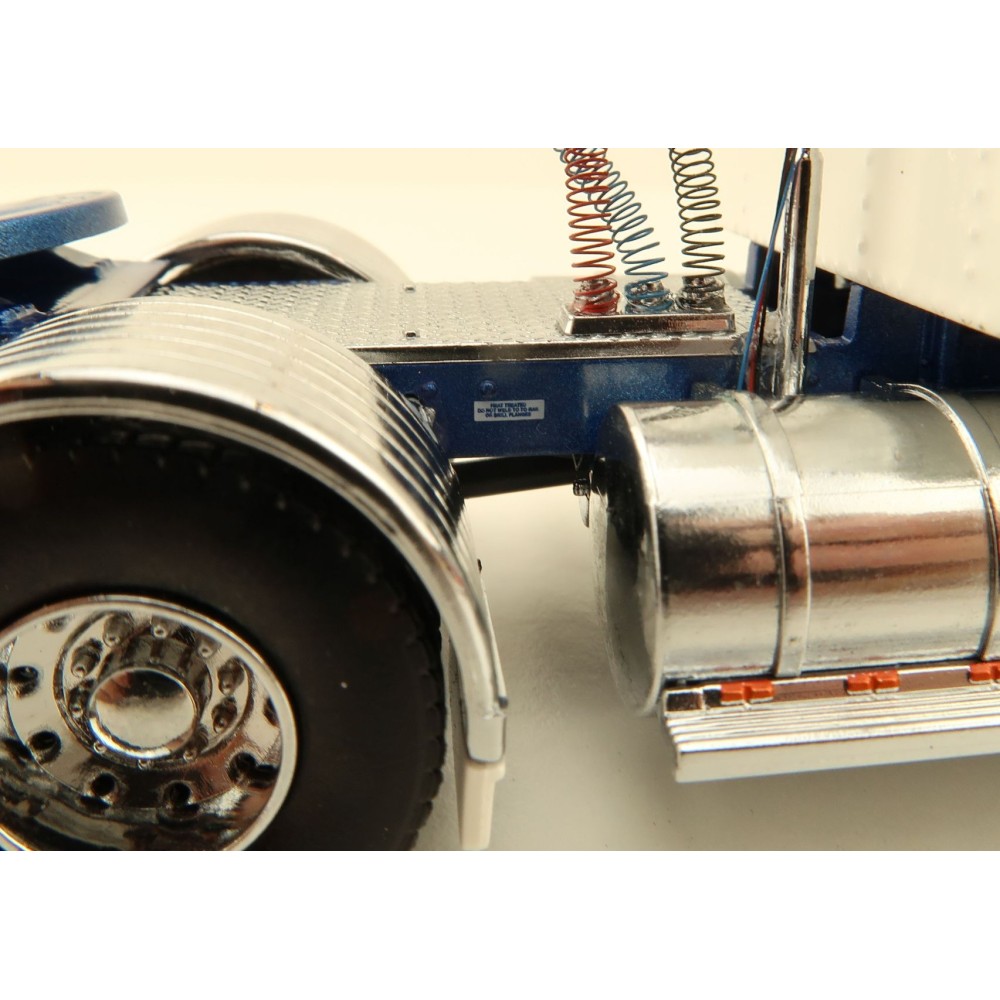 Iconic Replicas - Australian Kenworth W900 6x4 Prime Mover Truck White Blue Metallic - Scale 1:50