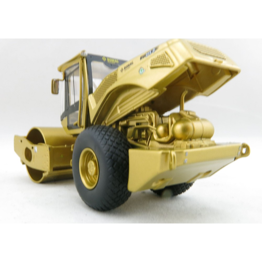 Kaster Scale Models K213 GOLD Bomag BW 213 D-5 SINGLE DRUM ROLLER Limited Gold Edition Scale 1:50