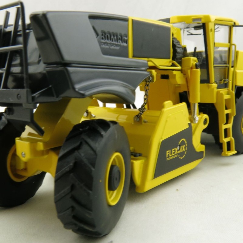 Kaster Scale Models WM 9964 Bomag RS 500 Soil Stabilizers & Road Recycler Scale 1:50