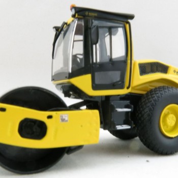 Verticas WM10236 Bomag BW 213 D-5 SINGLE DRUM ROLLER Scale 1:50