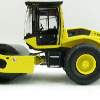 Verticas WM10236 Bomag BW 213 D-5 SINGLE DRUM ROLLER Scale 1:50