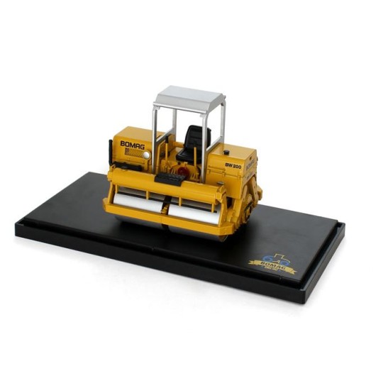 Kaster Scale Models WM9967 Bomag BW 200 Single Drum Roller Special Edition Scale 1:24