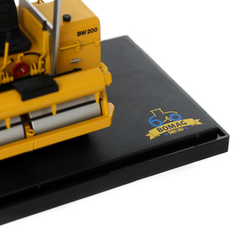 Kaster Scale Models WM9967 Bomag BW 200 Single Drum Roller Special Edition Scale 1:24
