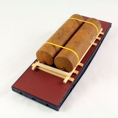 Ladegueter Bauer 01045 - Old Scrap Tanks on Transport Frame - Scale 1:50