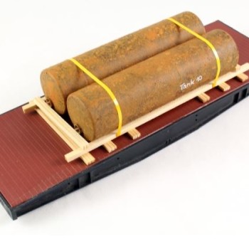 Ladegueter Bauer 01045 - Old Scrap Tanks on Transport Frame - Scale 1:50