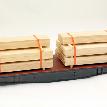 Ladegueter Bauer 01057 - Set of 2 Sawn Timber Board Stacks - Scale 1:50