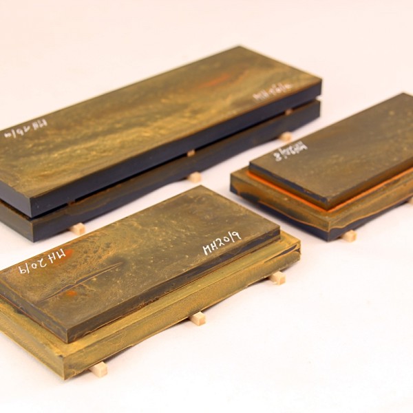 Ladegueter Bauer 01061 - 3x Large Rusted Steel Slabs on Transport Frame - Scale 1:50