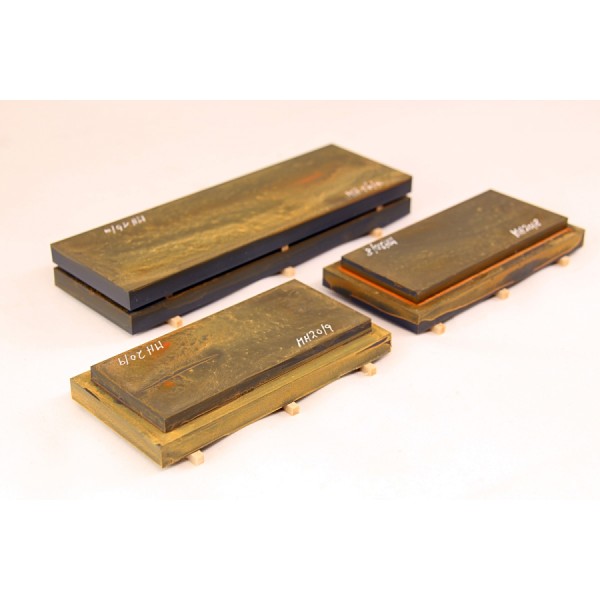 Ladegueter Bauer 01061 - 3x Large Rusted Steel Slabs on Transport Frame - Scale 1:50