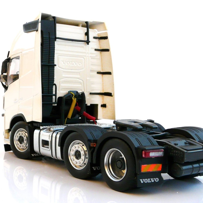 Marge Models 1811-06 - Volvo FH16 6x2 Truck Prime Mover White - Scale 1:32