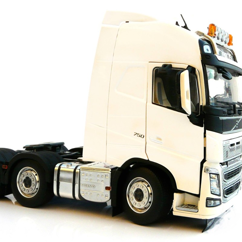 Marge Models 1811-06 - Volvo FH16 6x2 Truck Prime Mover White - Scale 1:32