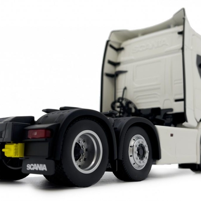 Marge Models 2015-01 - Scania R500 6x2 Truck Prime Mover White - Scale 1:32