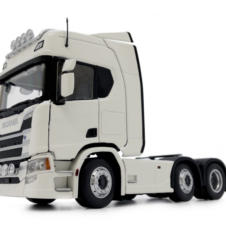 Marge Models 2015-01 - Scania R500 6x2 Truck Prime Mover White - Scale 1:32